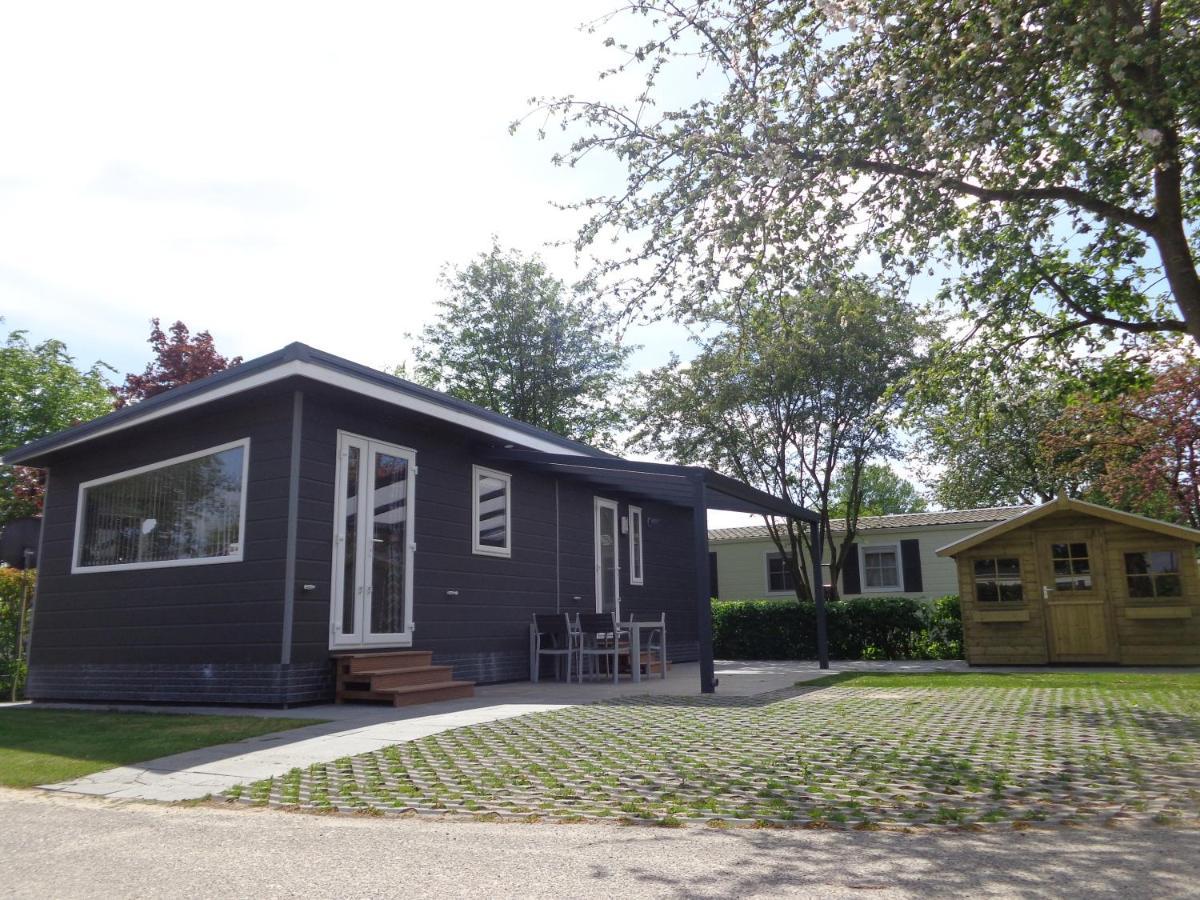 Recreatiepark Jachthaven De Veerstal Lathum - Luxe Chalet 外观 照片