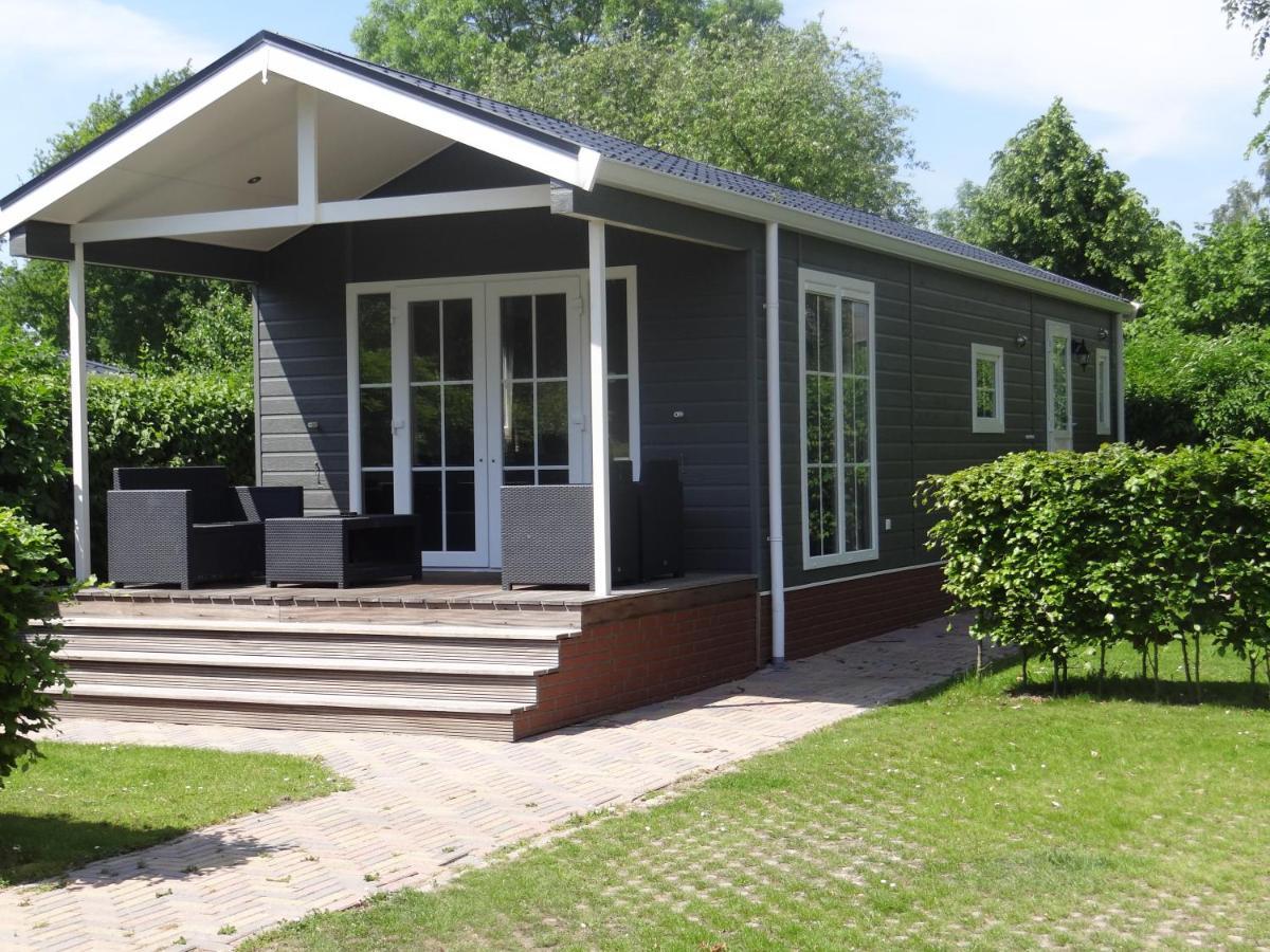 Recreatiepark Jachthaven De Veerstal Lathum - Luxe Chalet 外观 照片