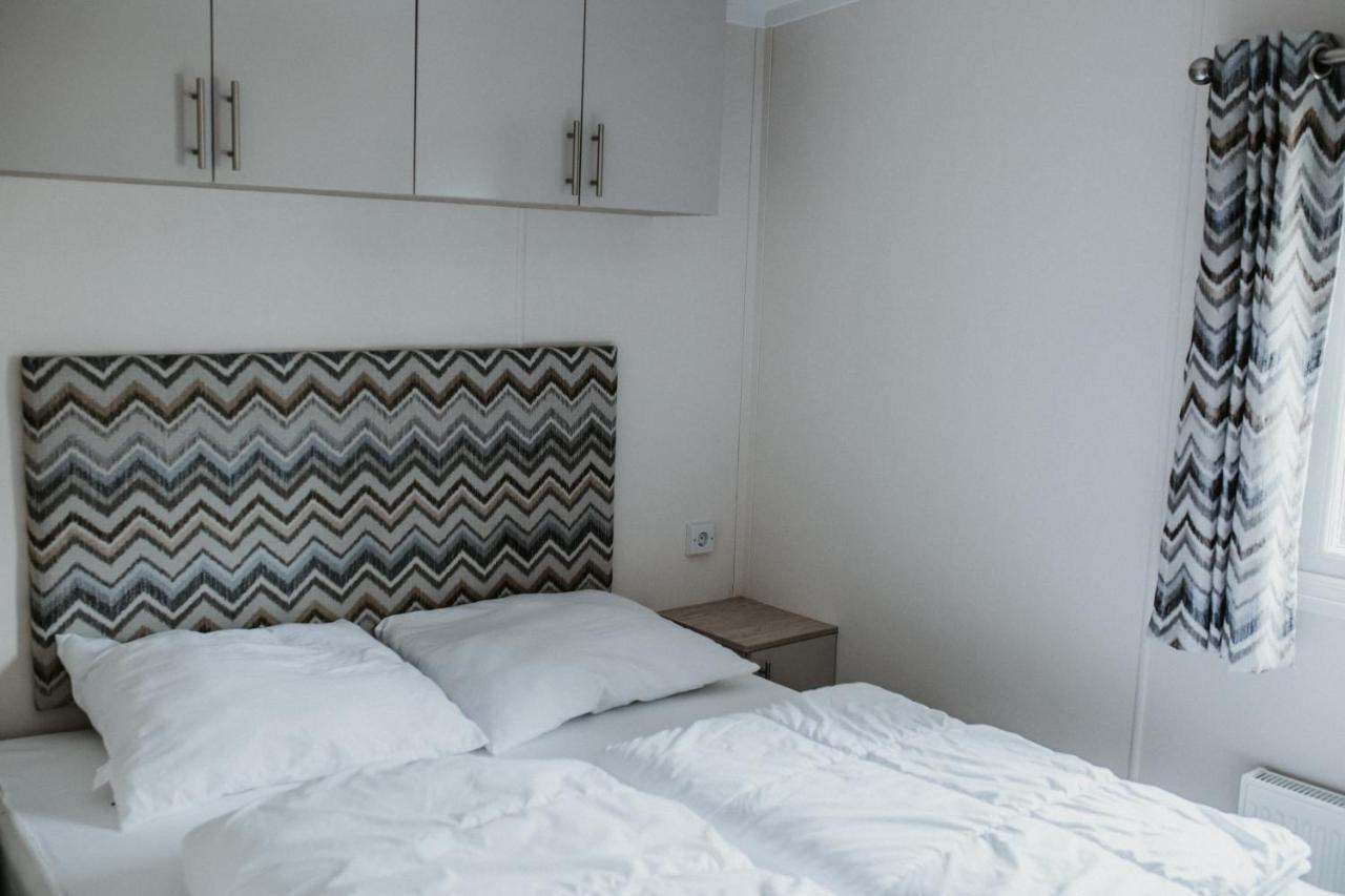 Recreatiepark Jachthaven De Veerstal Lathum - Luxe Chalet 外观 照片