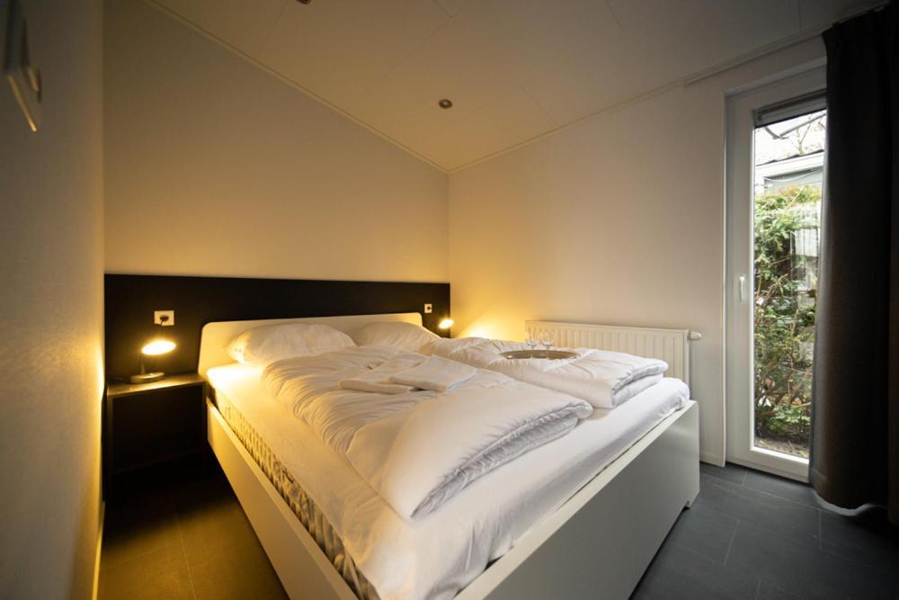 Recreatiepark Jachthaven De Veerstal Lathum - Luxe Chalet 外观 照片