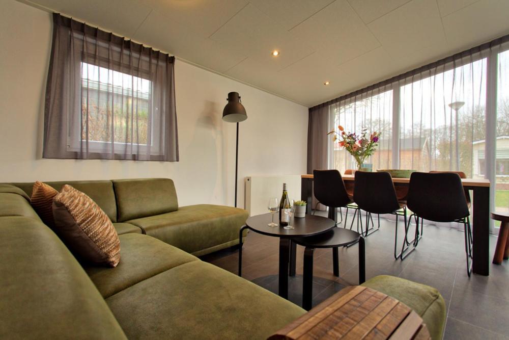 Recreatiepark Jachthaven De Veerstal Lathum - Luxe Chalet 外观 照片