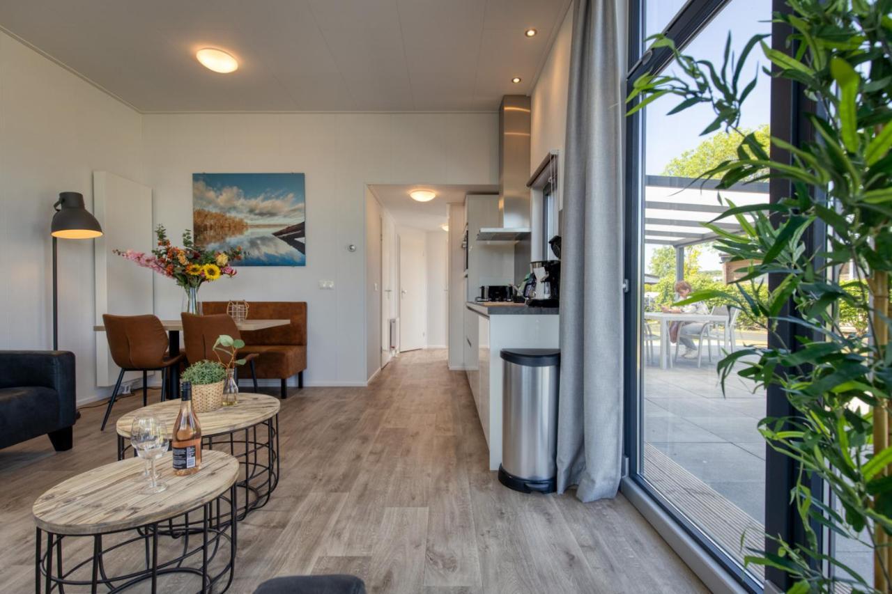 Recreatiepark Jachthaven De Veerstal Lathum - Luxe Chalet 外观 照片