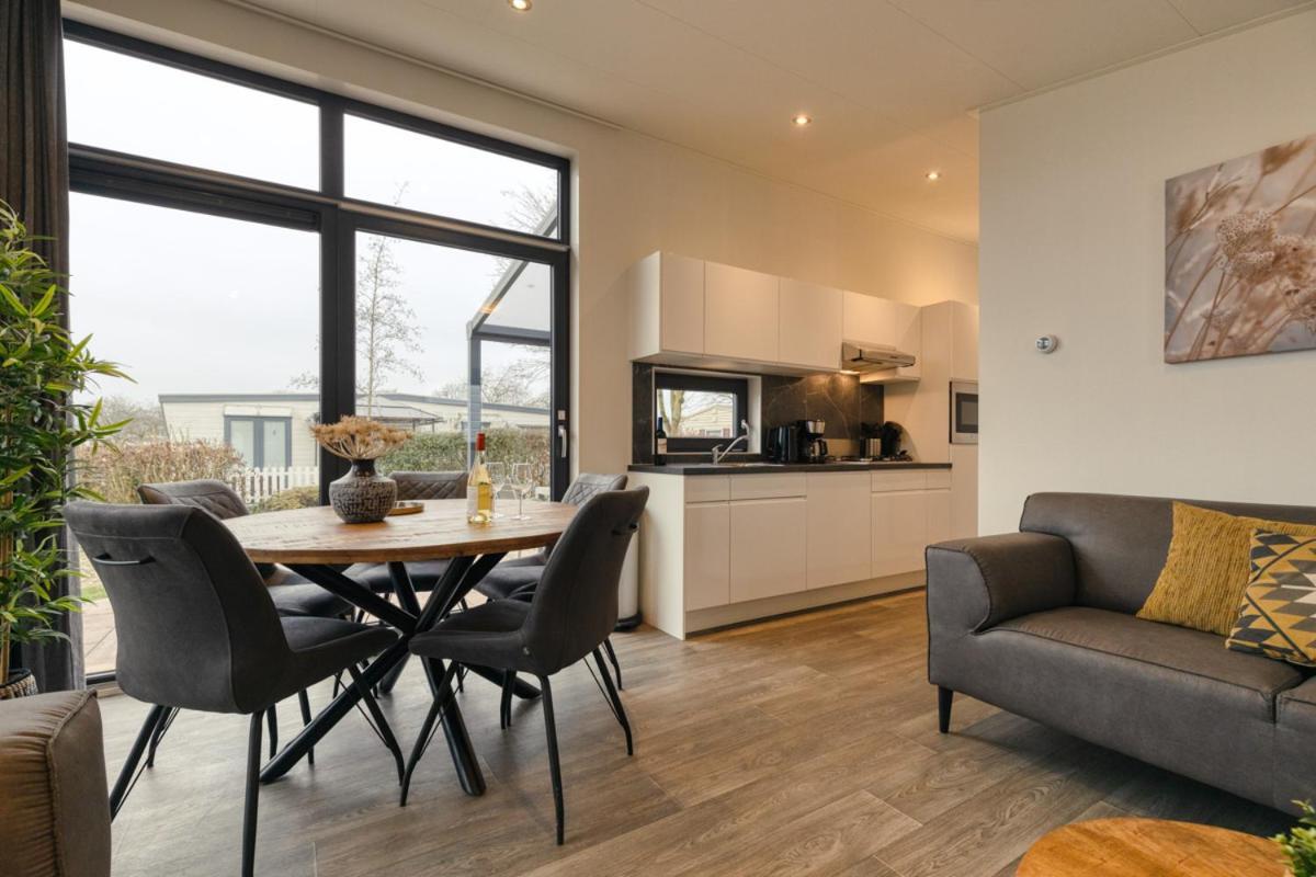 Recreatiepark Jachthaven De Veerstal Lathum - Luxe Chalet 外观 照片