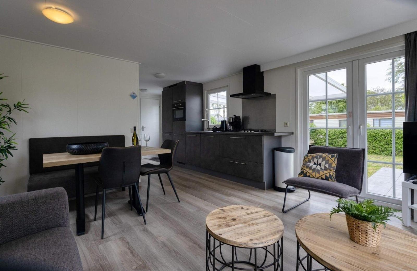 Recreatiepark Jachthaven De Veerstal Lathum - Luxe Chalet 外观 照片